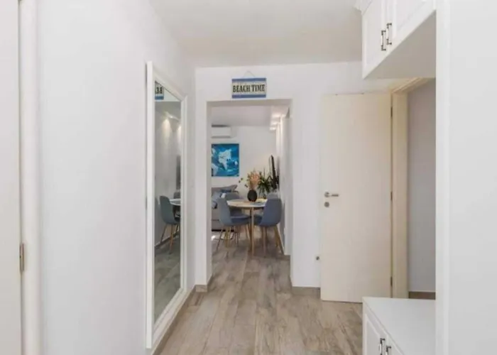 Two Bedroom With Terrace Póla