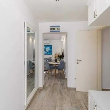 Two Bedroom With Terrace 풀라