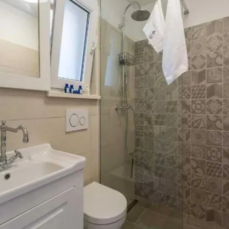 شقة Two Bedroom With Terrace