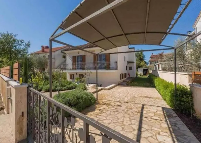 Apartment Two Bedroom With Terrace Pula