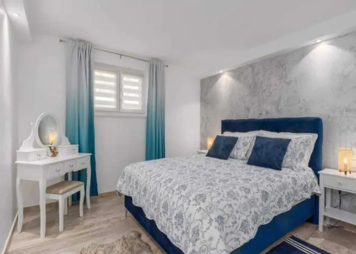 Two Bedroom With Terrace Apartment Pula